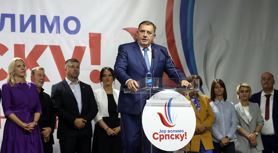 dodik zvonik.jpg